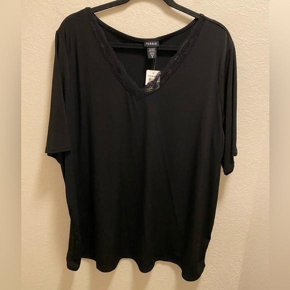 Torrid Black Lace Trim Stretch V-Neck T-Shirt Size 4X New With Tag - Picture 1 of 4